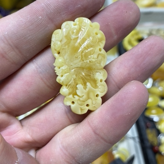 蜜蜡裸石未镶嵌吊坠