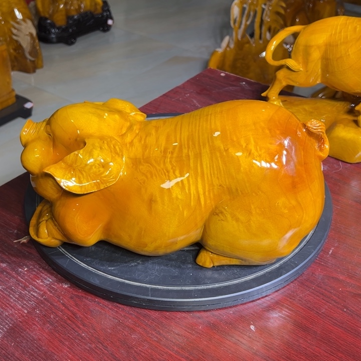 石***玩金丝楠木猪小摆件
