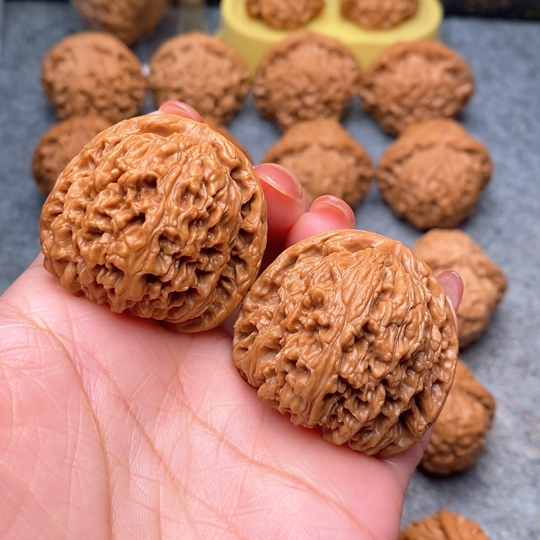 文玩核桃把件精品特价南疆石40