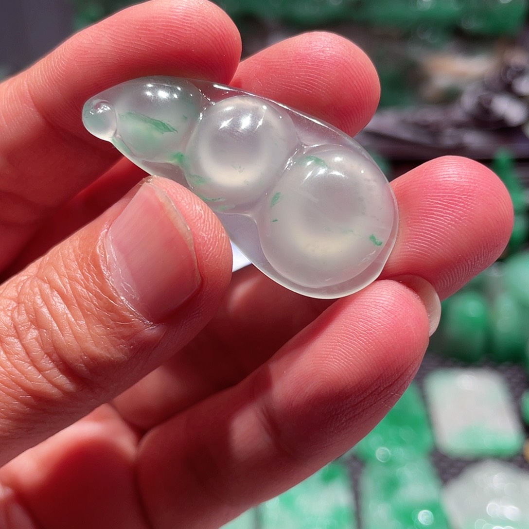 石英质玉颈饰未镶嵌