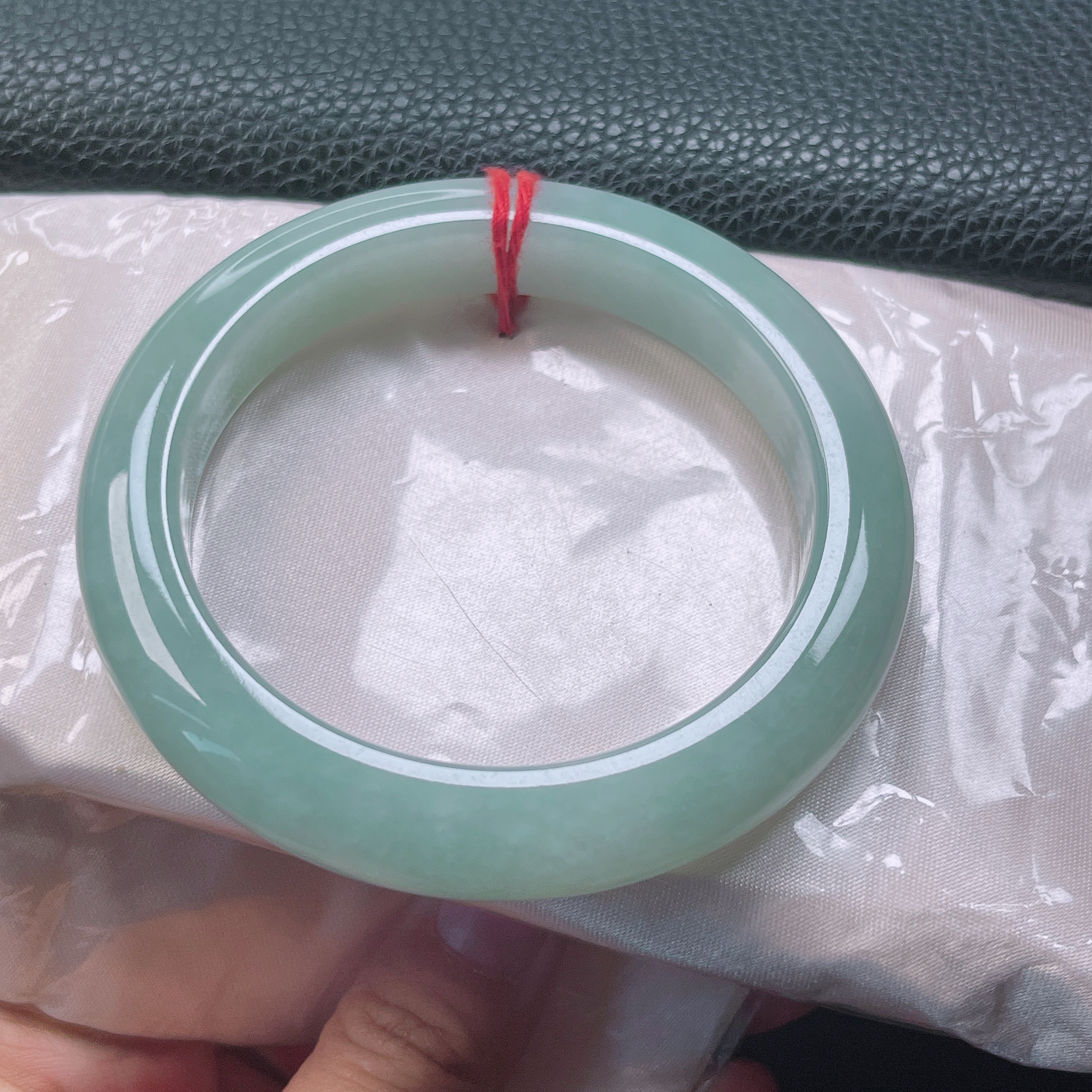 1568号 缅甸天然翡翠A货61-62天空蓝厚装大圈口手镯时尚女款