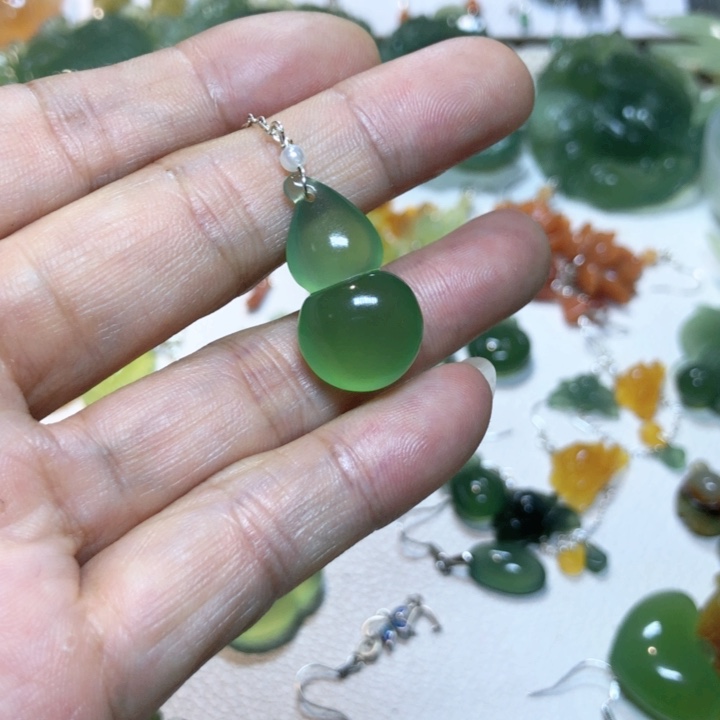 【闪购商品】蛇纹石玉耳环未镶嵌蘭**芳