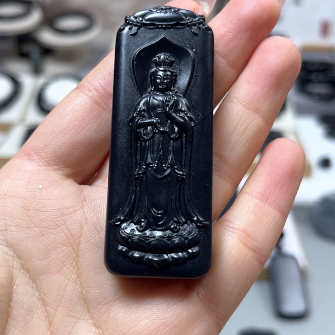 【闪购商品】和田玉（墨玉）带皮观音未镶嵌马**功