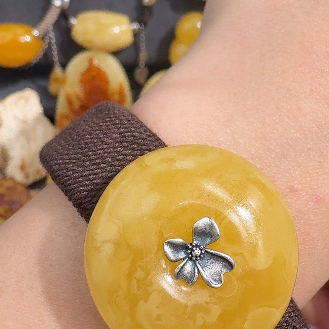 橙***光琥珀未镶嵌裸石我