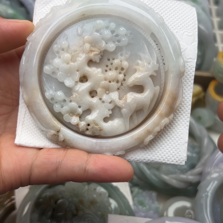 翡翠未镶嵌手镯61圈梅花鹿221