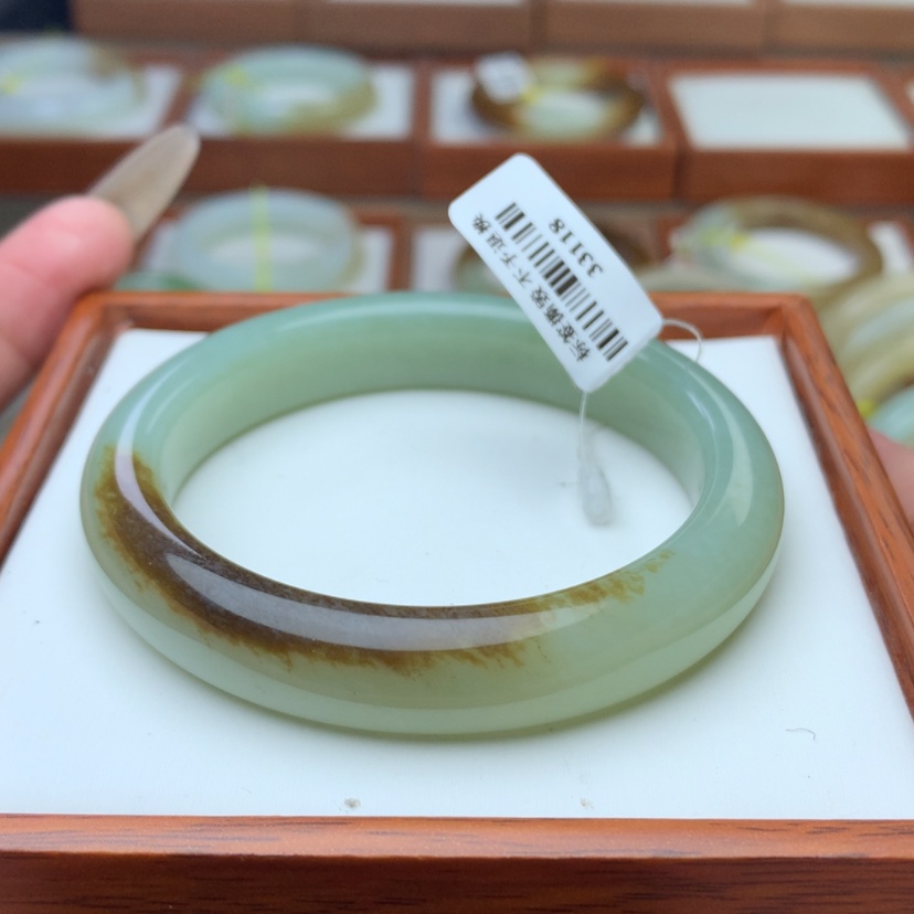 【闪购商品】和田玉手镯未镶嵌56