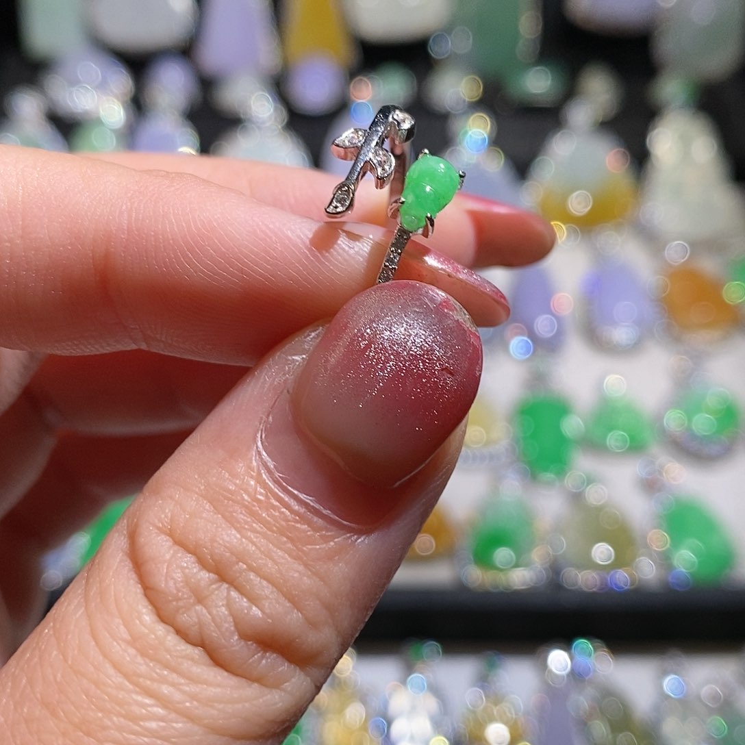 翡翠银S925镶嵌颈饰天然翡翠