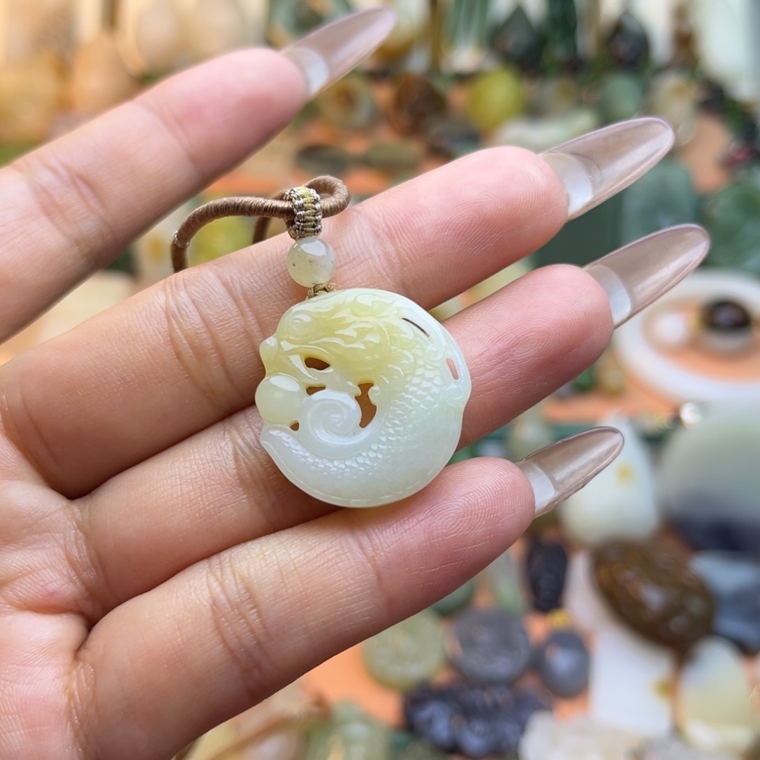 和田玉颈饰未镶嵌