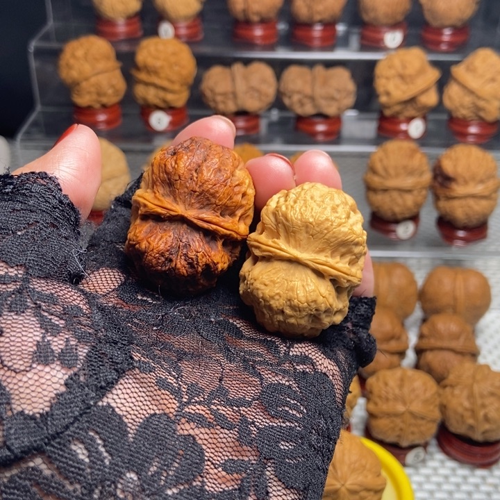 文玩核桃把件贵妃元宝33