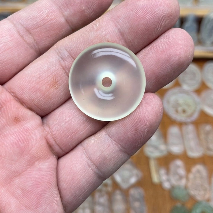 龙***康蛇纹石玉未镶嵌颈饰