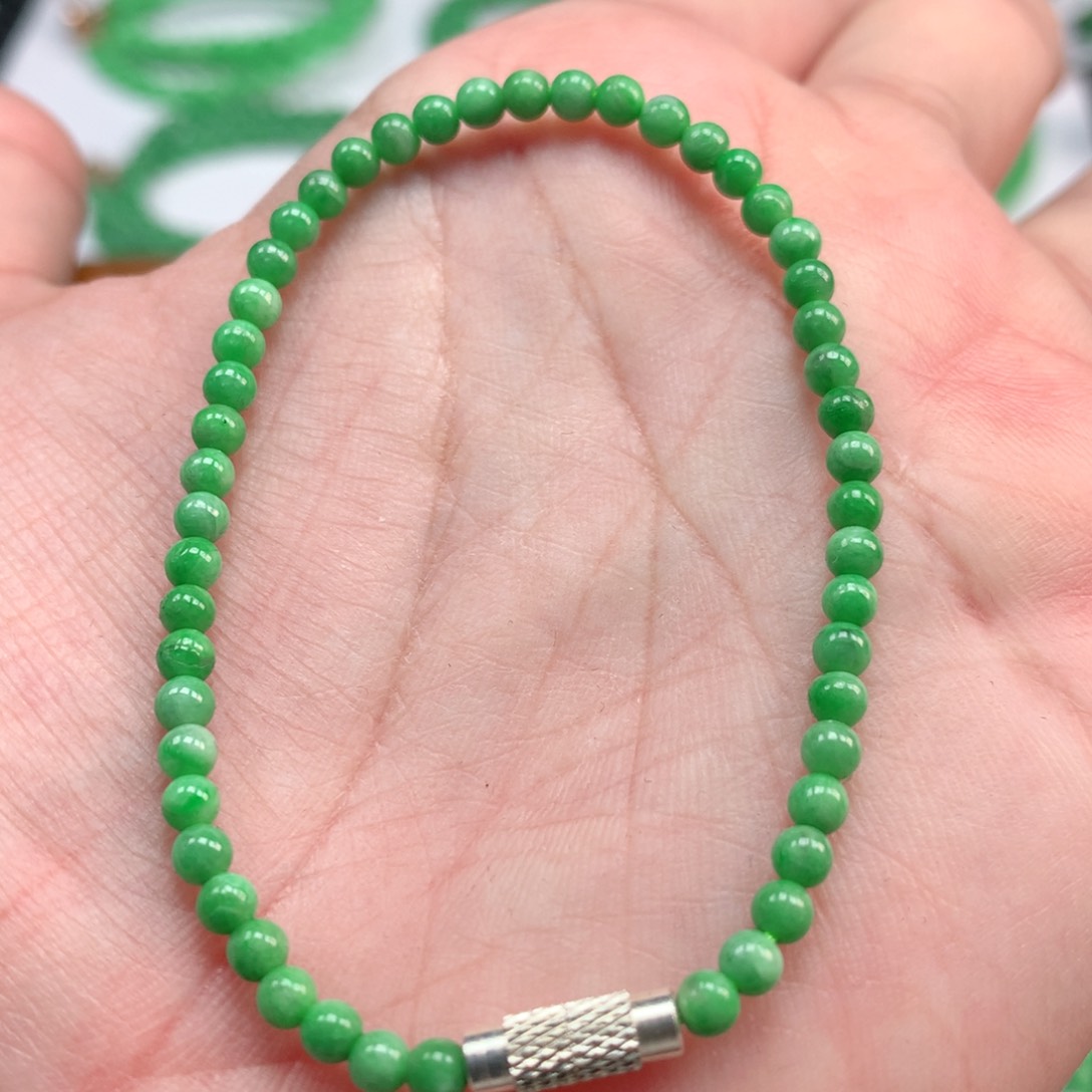 翡翠手链未镶嵌翡翠