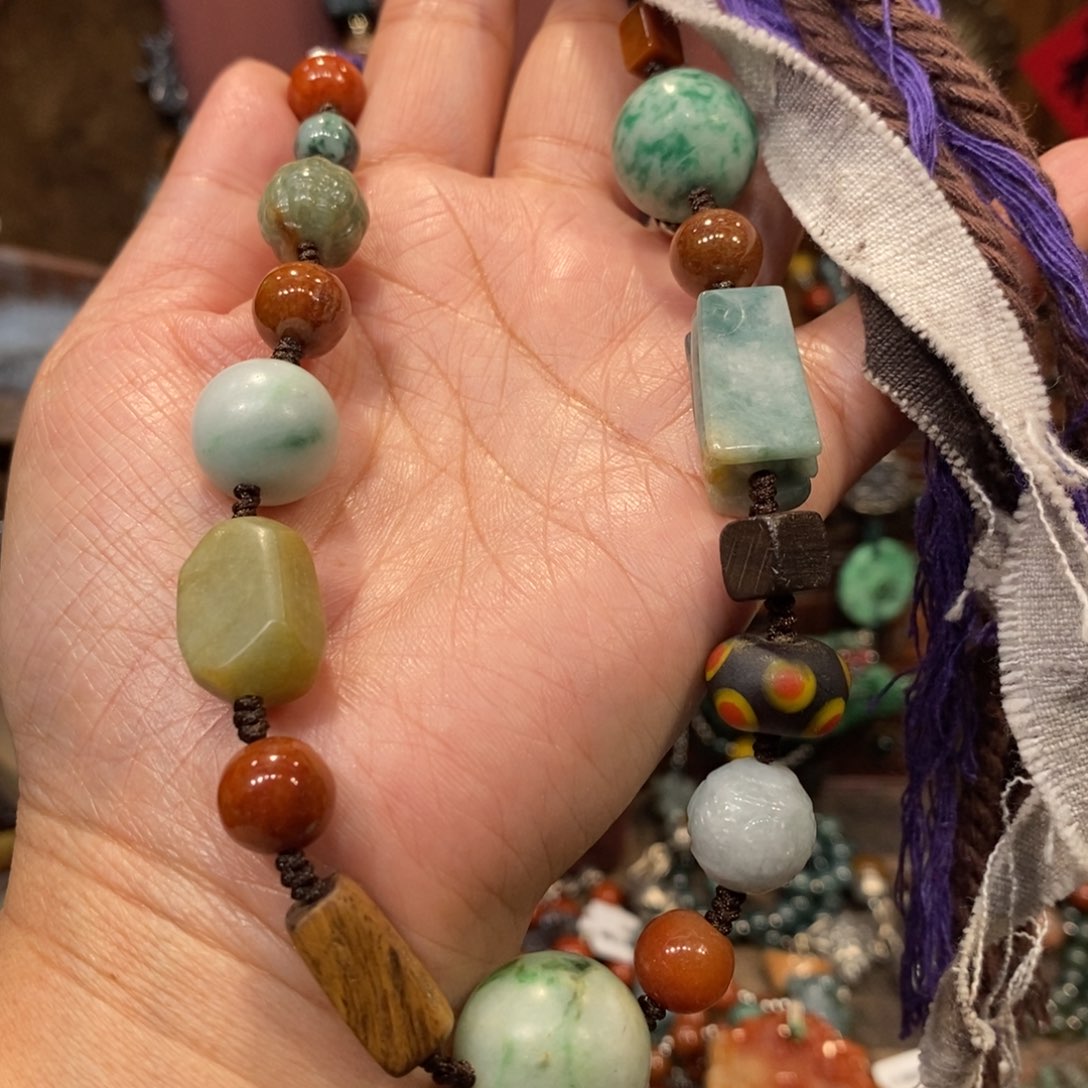 翡翠吊坠(赠链)未镶嵌