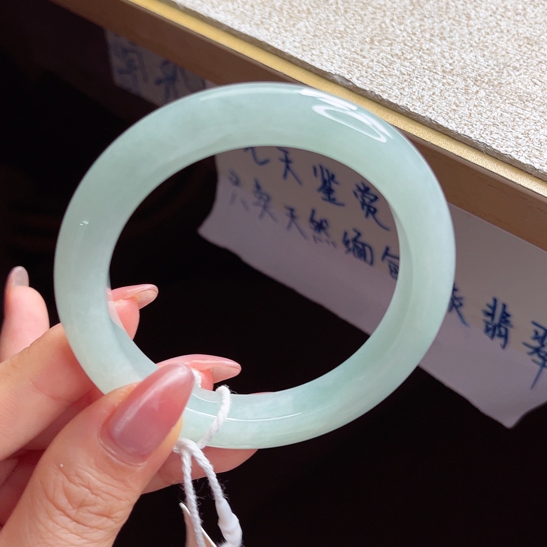 翡翠未镶嵌手镯手镯