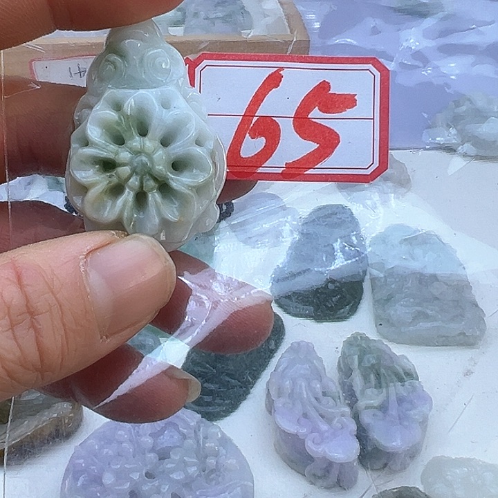 翡翠颈饰未镶嵌天然缅甸翡翠吊坠