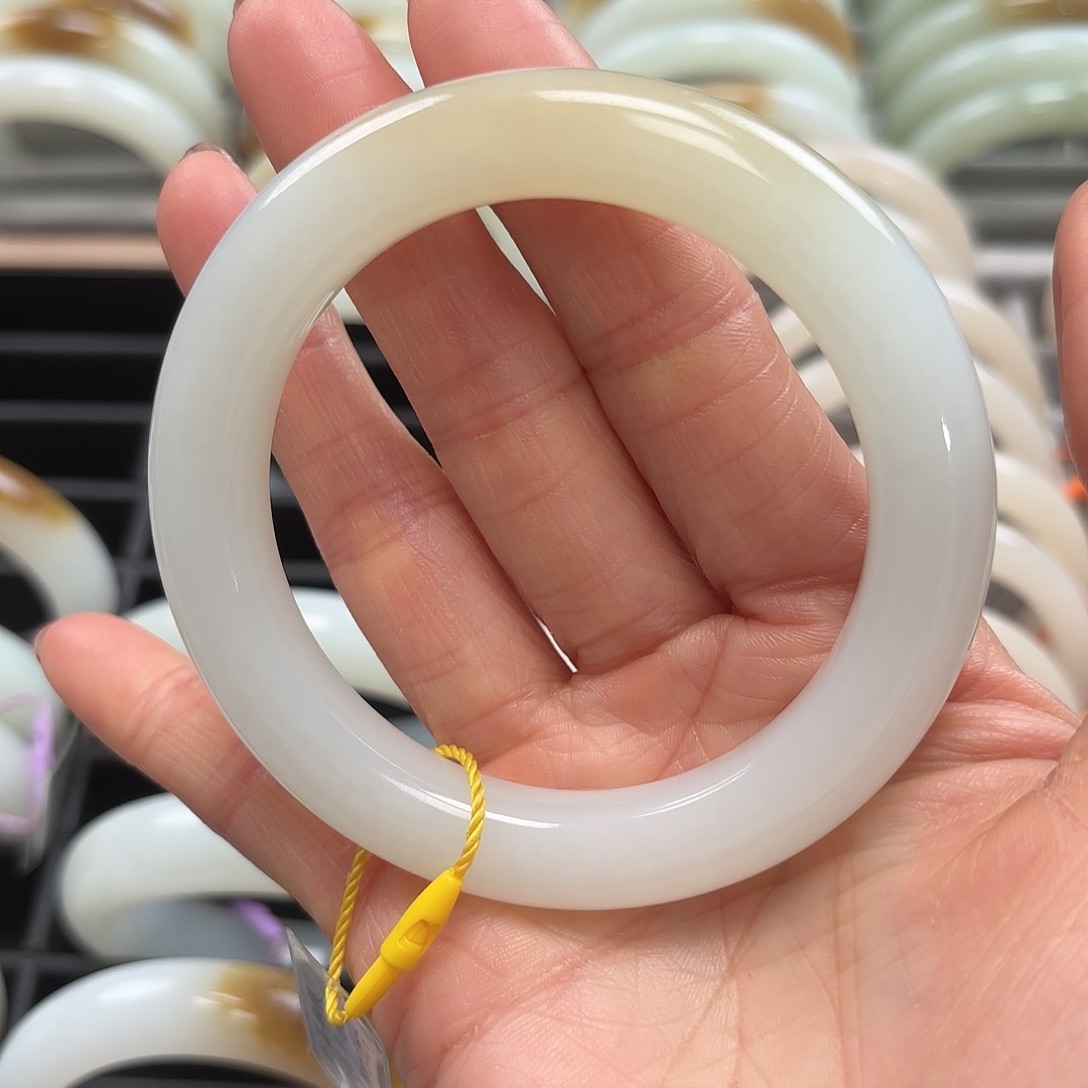 和田玉手镯58未镶嵌