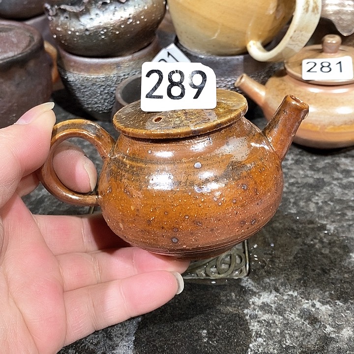 我们的确是一个人的