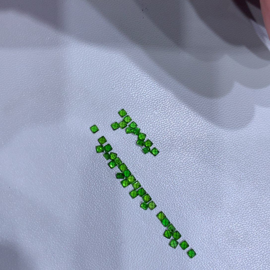 达***到未镶嵌透辉石裸石裸石1组