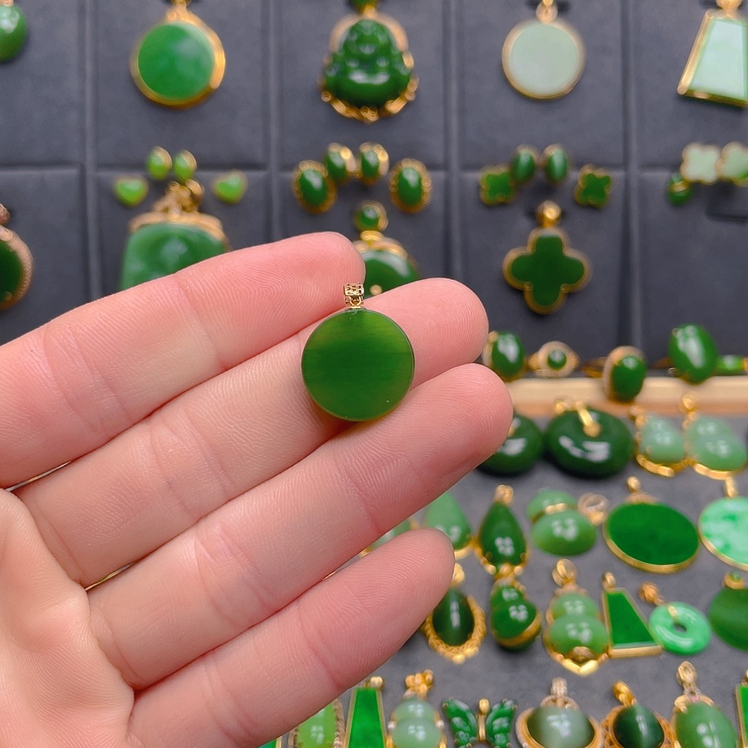 和田玉（碧玉）18K金镶嵌吊坠(不含链)