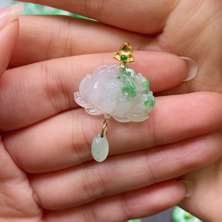 翡翠颈饰未镶嵌吊坠