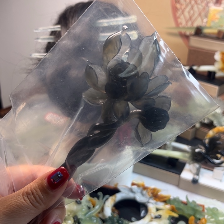 雪***舞蛇纹石玉合金发饰