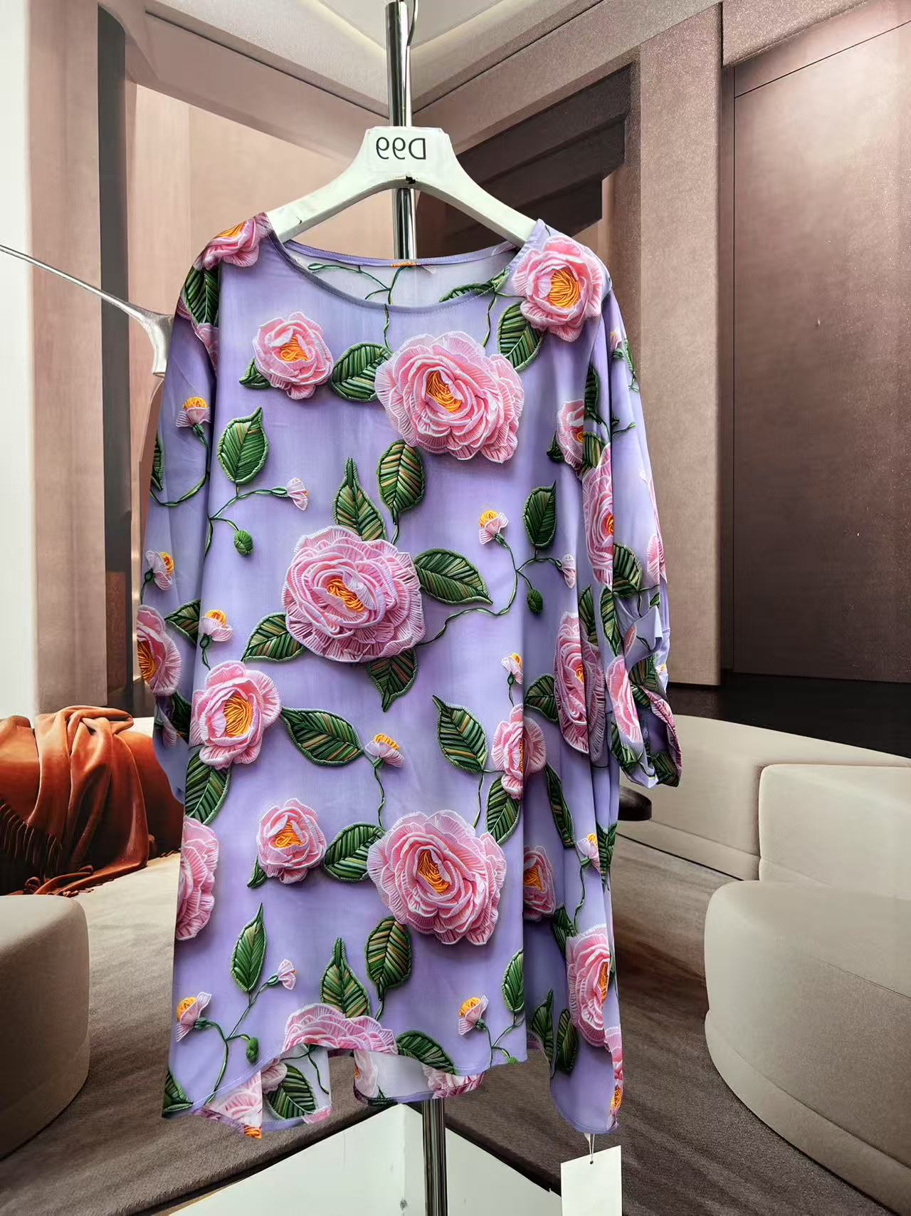 紫气东来2025年新款洋气百搭遮肉宽松女装上衣大码遮肚圆领气质