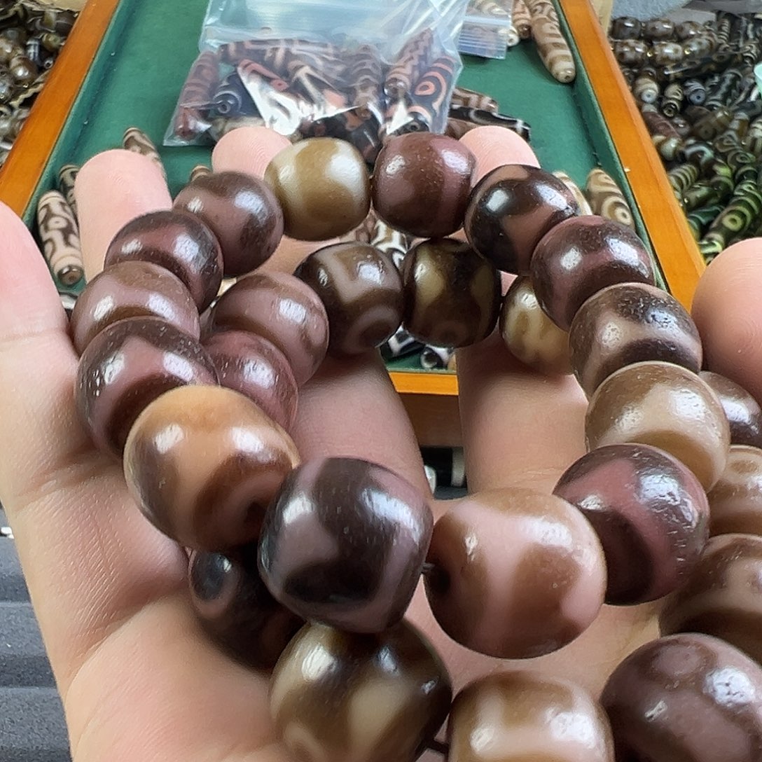 马***羽玛瑙/玉髓颈饰未镶嵌