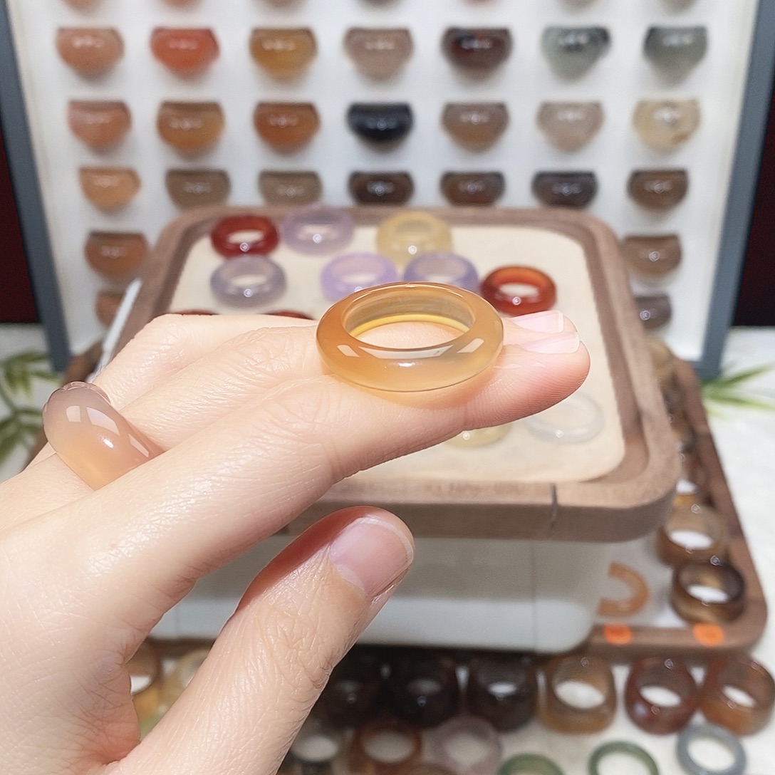 烦***'玛瑙/玉髓未镶嵌戒指港21