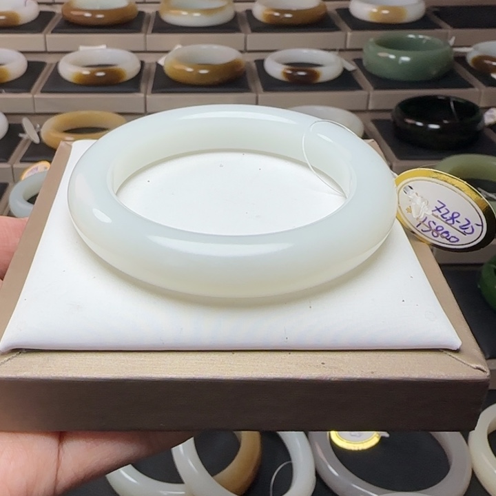 和田玉（白玉）手镯未镶嵌