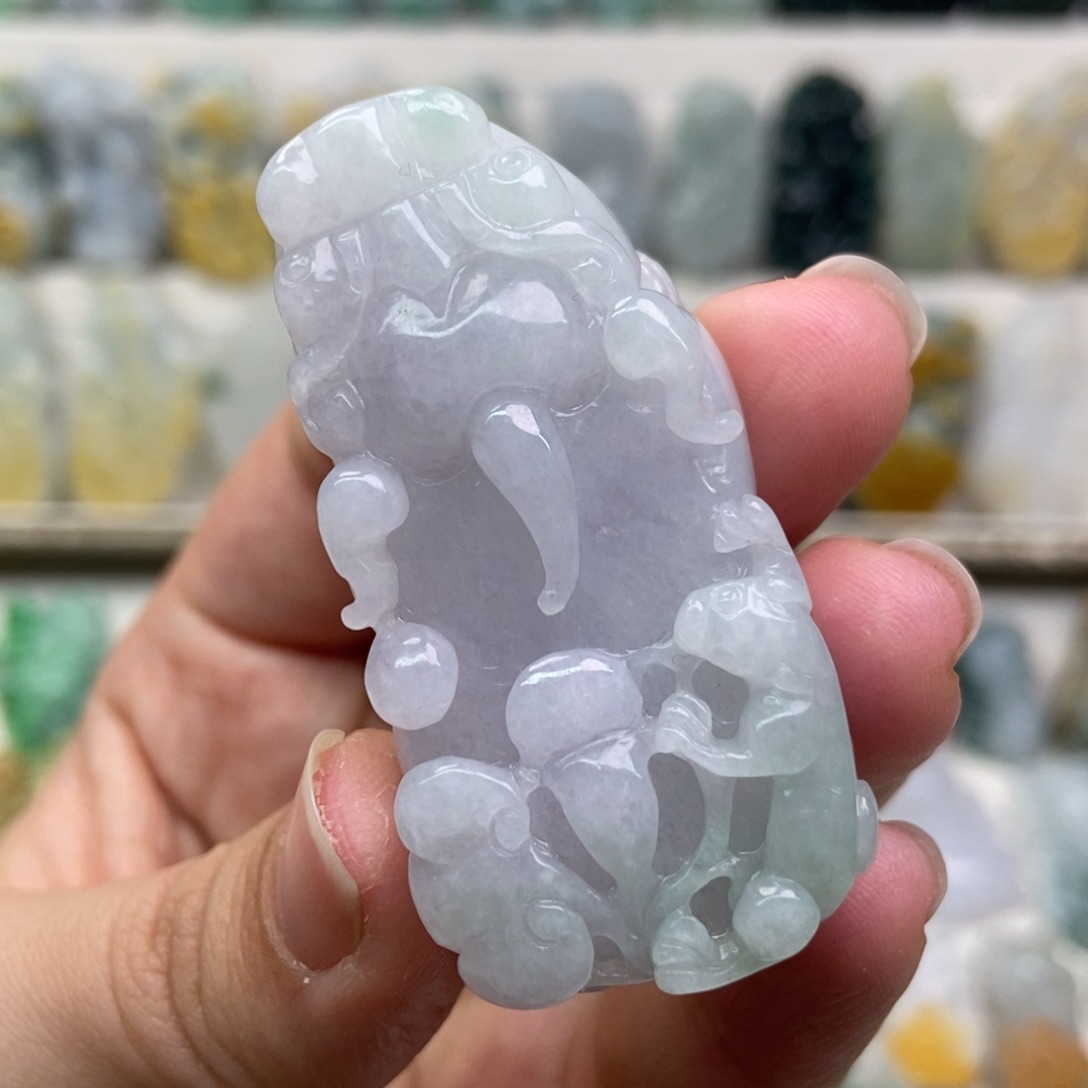 翡翠吊坠(赠链)未镶嵌