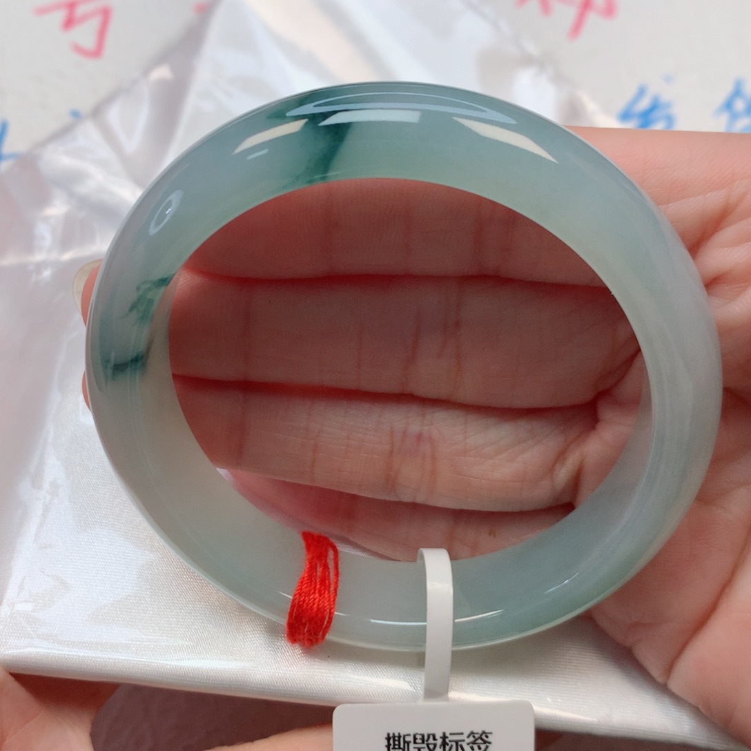 翡翠手镯未镶嵌57圈 蓝底飘蓝花 无包容 强推