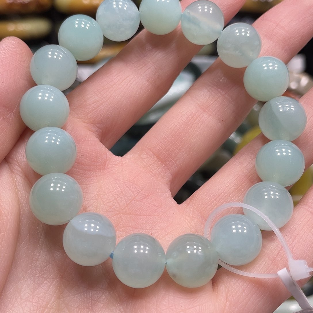 蛇纹石玉手串未镶嵌微瑕