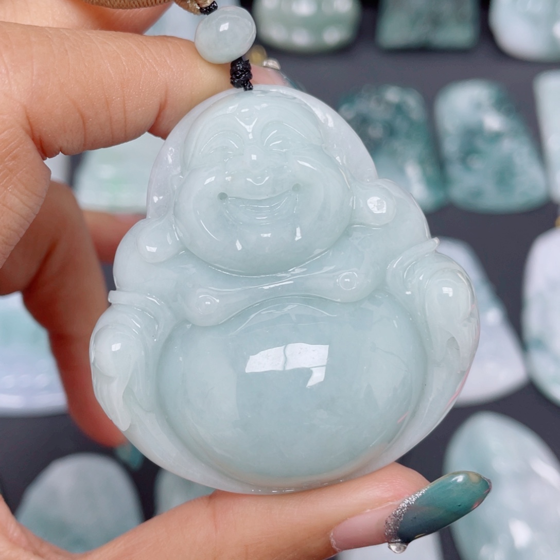 翡翠未镶嵌颈饰大佛公