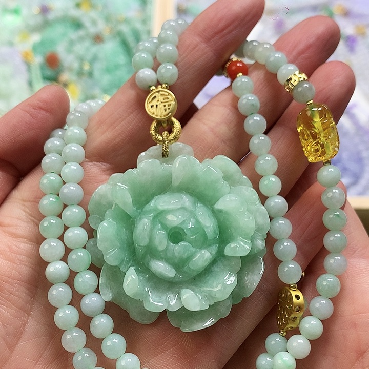 翡翠颈饰未镶嵌吊坠