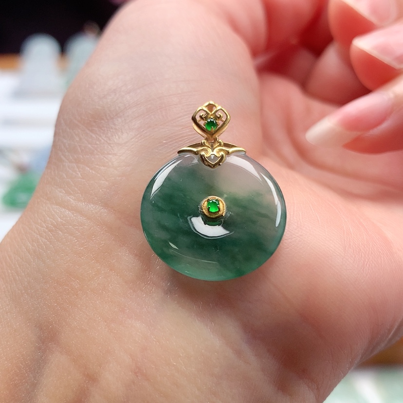 【闪购商品】翡翠吊坠(赠链)18K金镶嵌