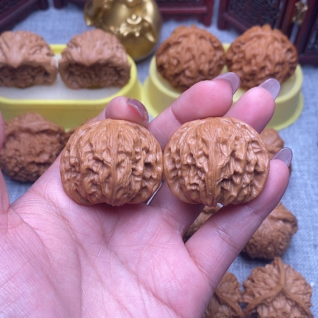 文玩核桃把件山地石子磨38