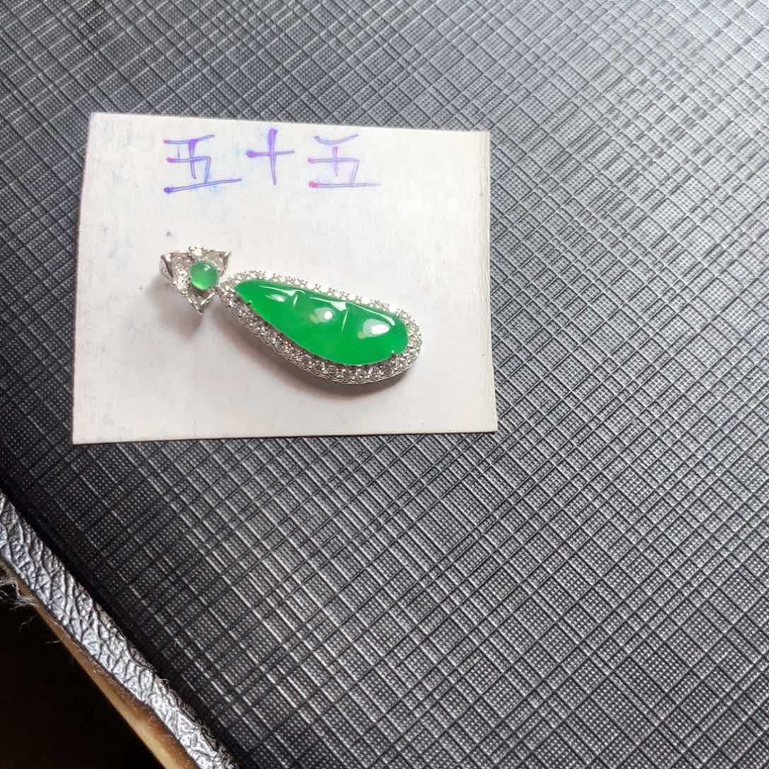 颈饰18K金镶嵌翡翠翡翠