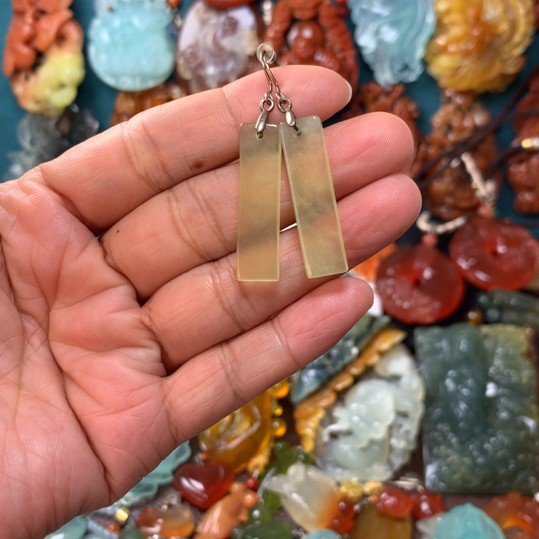 蛇纹石玉耳坠未镶嵌