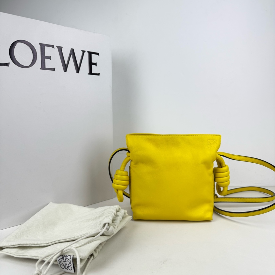 99新 LOEWE/罗意威 云朵奢品/罗意威 抽绳款小鸡黄福袋包/98新