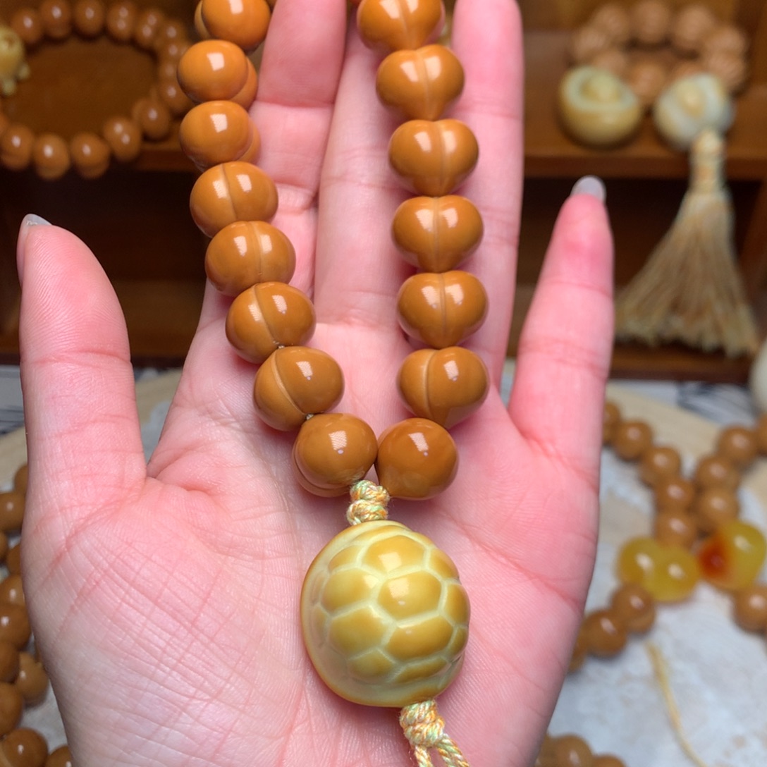 把件猴头核桃14玻璃底屁桃手持富甲