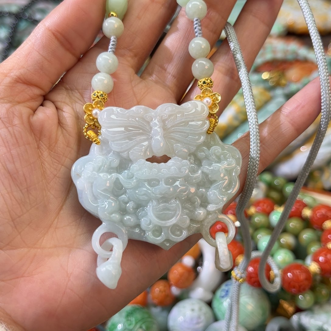 翡翠颈饰未镶嵌待编款