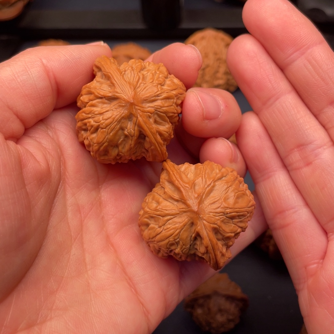 文玩核桃把件36红皮磨盘