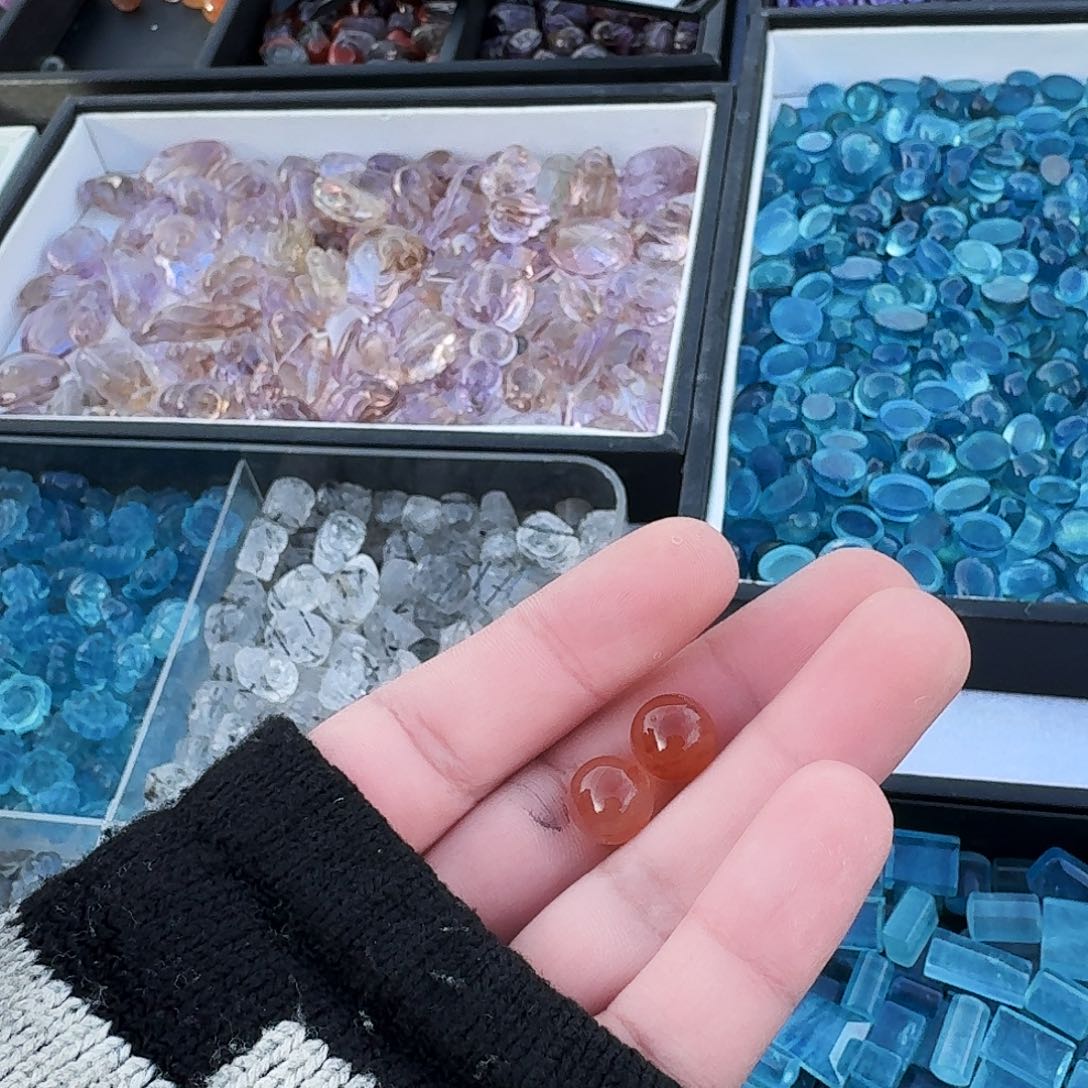 水晶红兔毛单珠未镶嵌幸**?