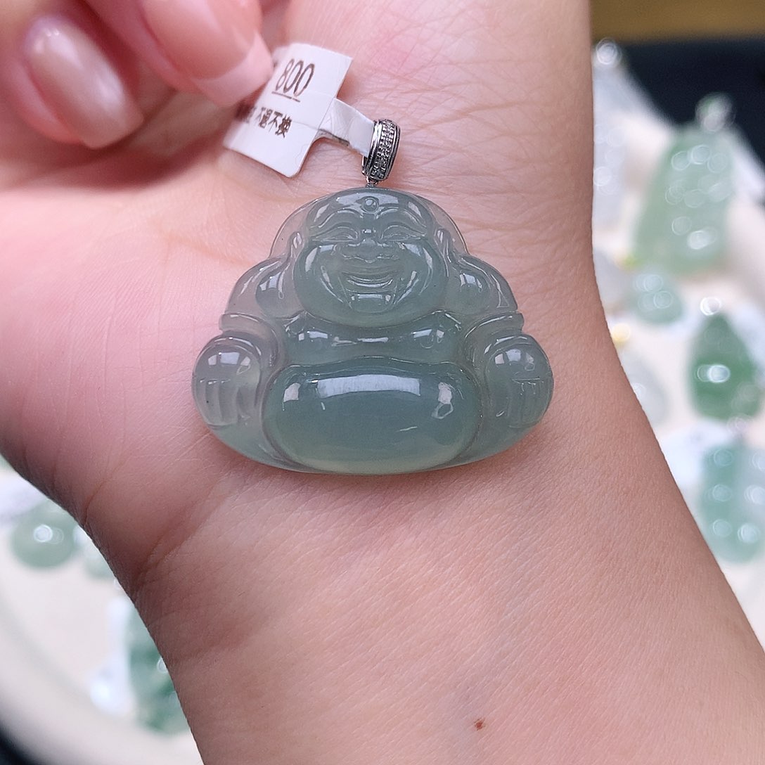 颈饰18K金镶嵌翡翠佛公