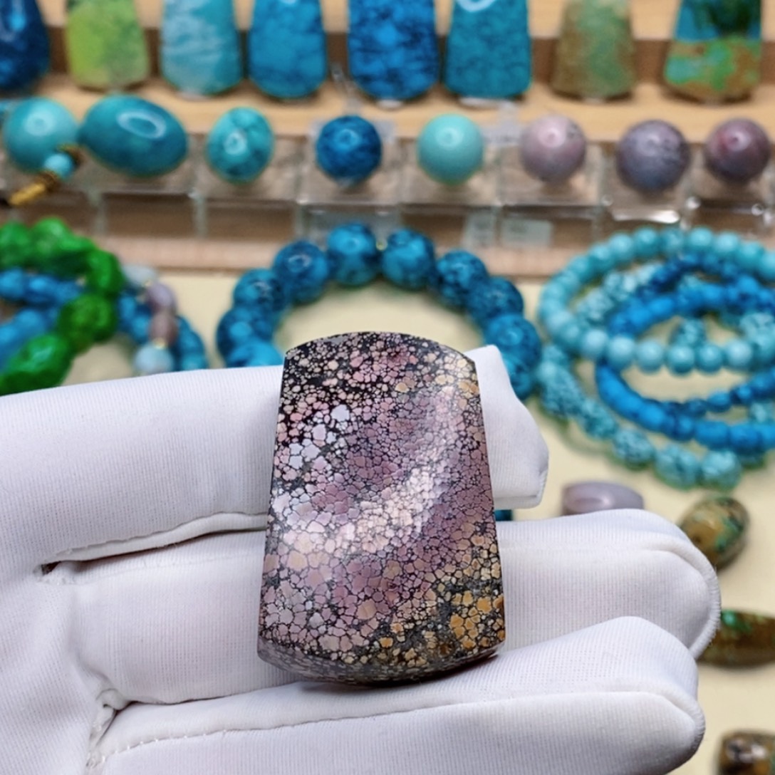 绿松石未镶嵌珠宝奇石