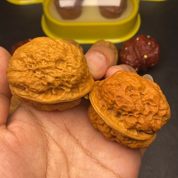 文玩核桃吊坠43尺金蟾王