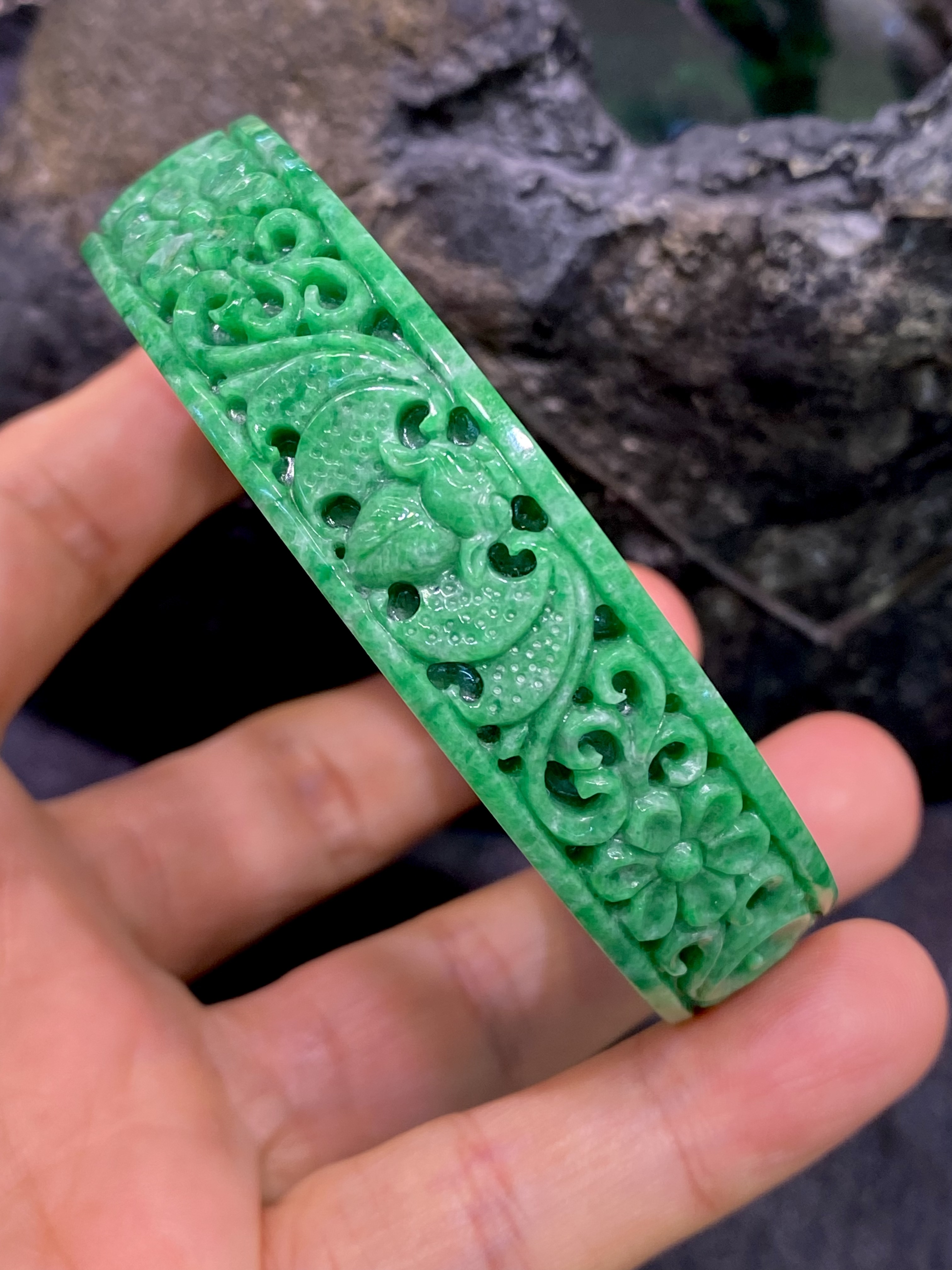 满绿翡翠龙凤手镯