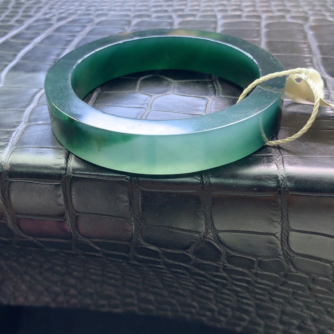 定制翡翠未镶嵌手镯