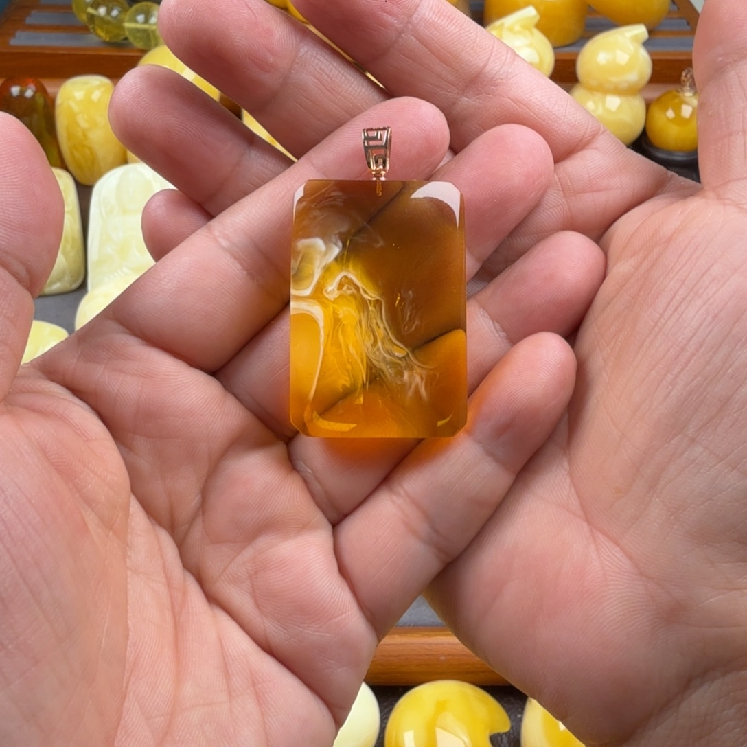 琥珀颈饰未镶嵌纯天然琥珀蜜蜡