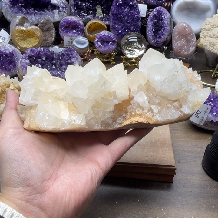 金***津水晶未镶嵌珠宝半成品