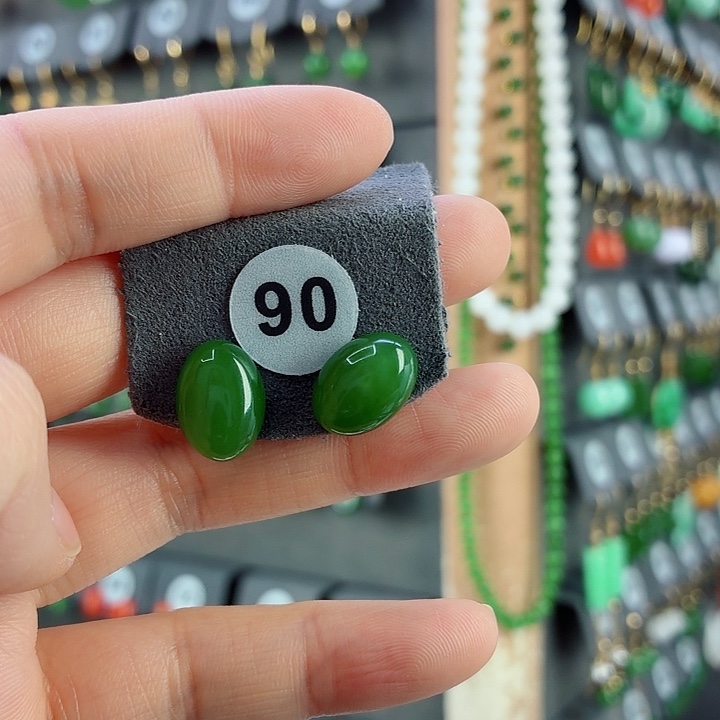 和田玉18K金镶嵌耳饰